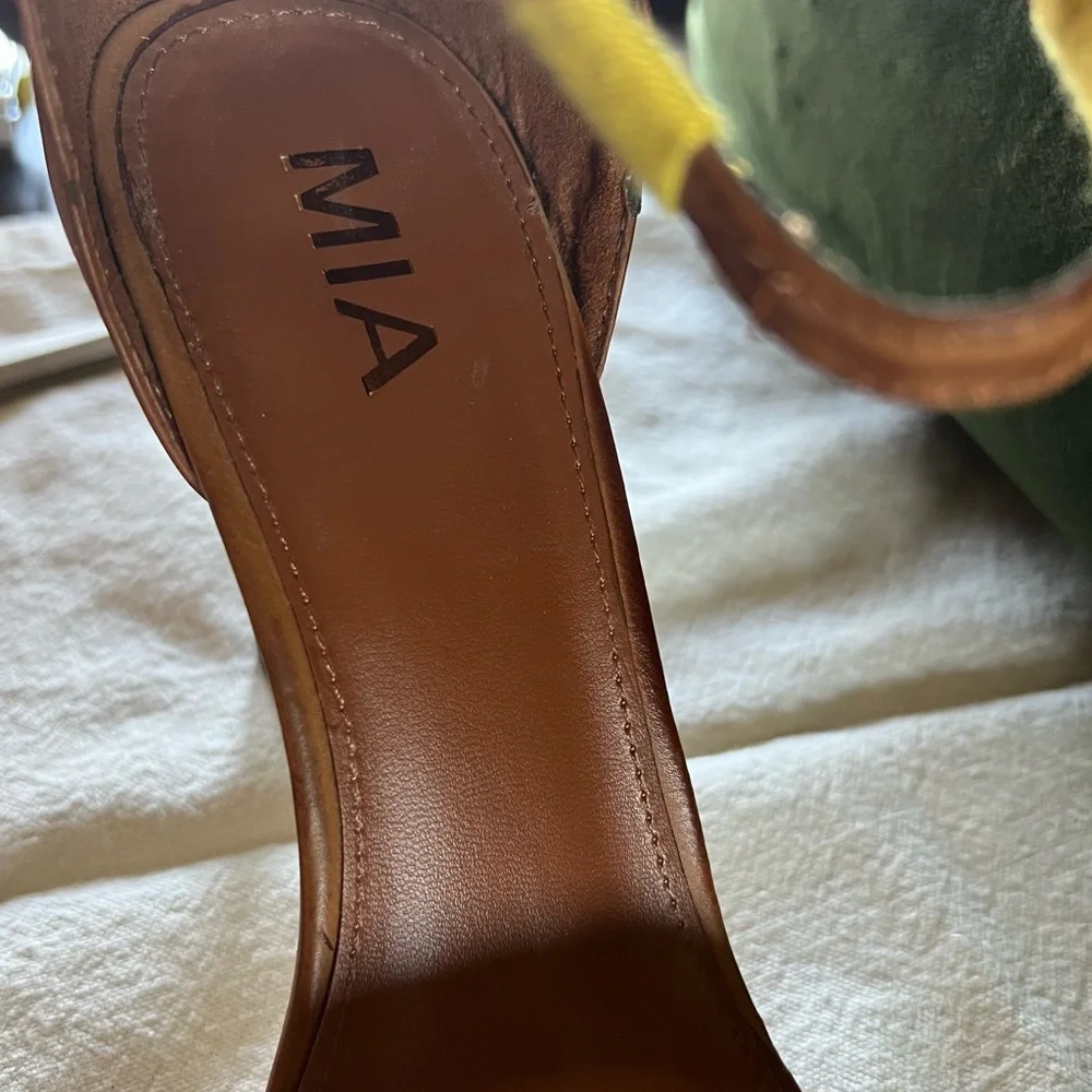 Mia heeled sandal - Picture 6 of 7